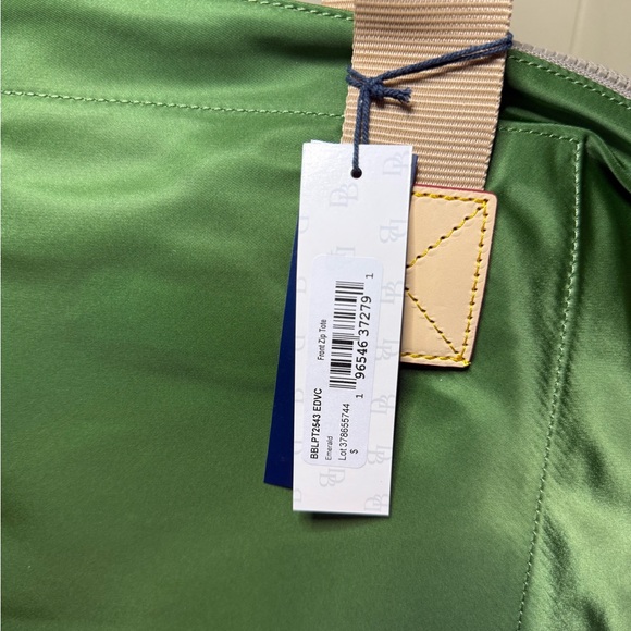 Nylon Front Zip Tote Dooney and bourke - Picture 5 of 9